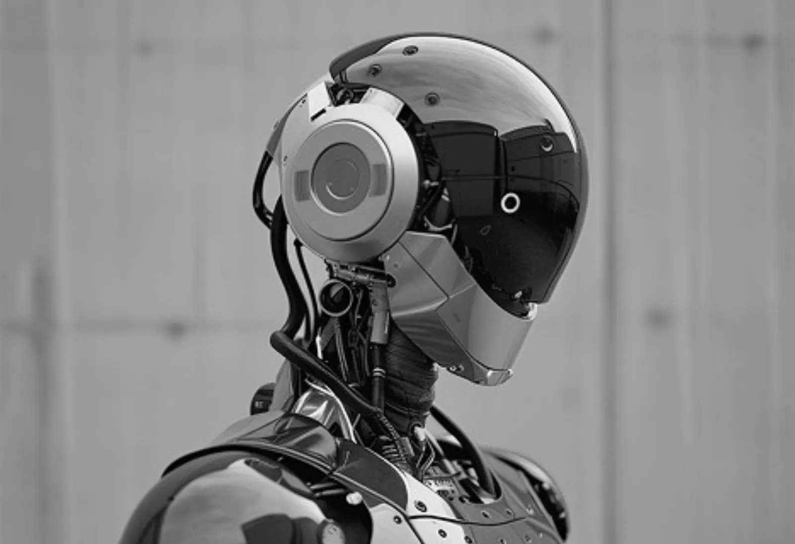 Robô humanoide em preto e branco