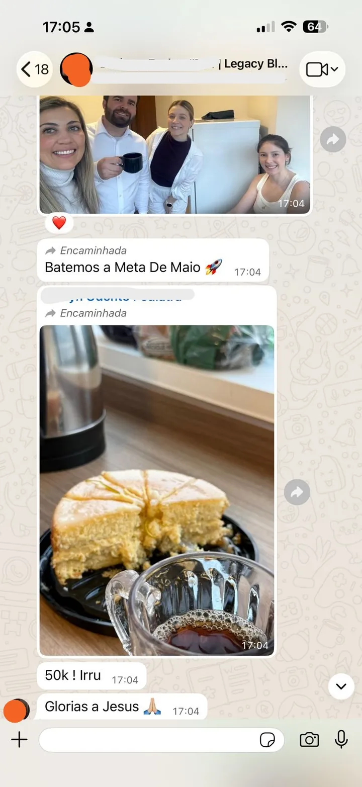 Print de grupo no WhatsApp com a equipe de uma clínica comemorando a meta de maio de R$ 50 mil